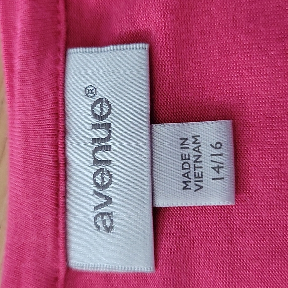 Avenue Studded Cap Sleeve Top - Picture 2 of 8